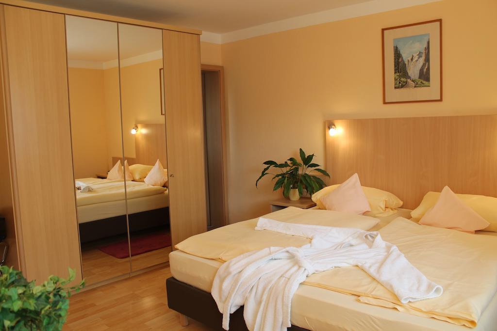 Hotel Brigitte 바트크로찡엔 외부 사진